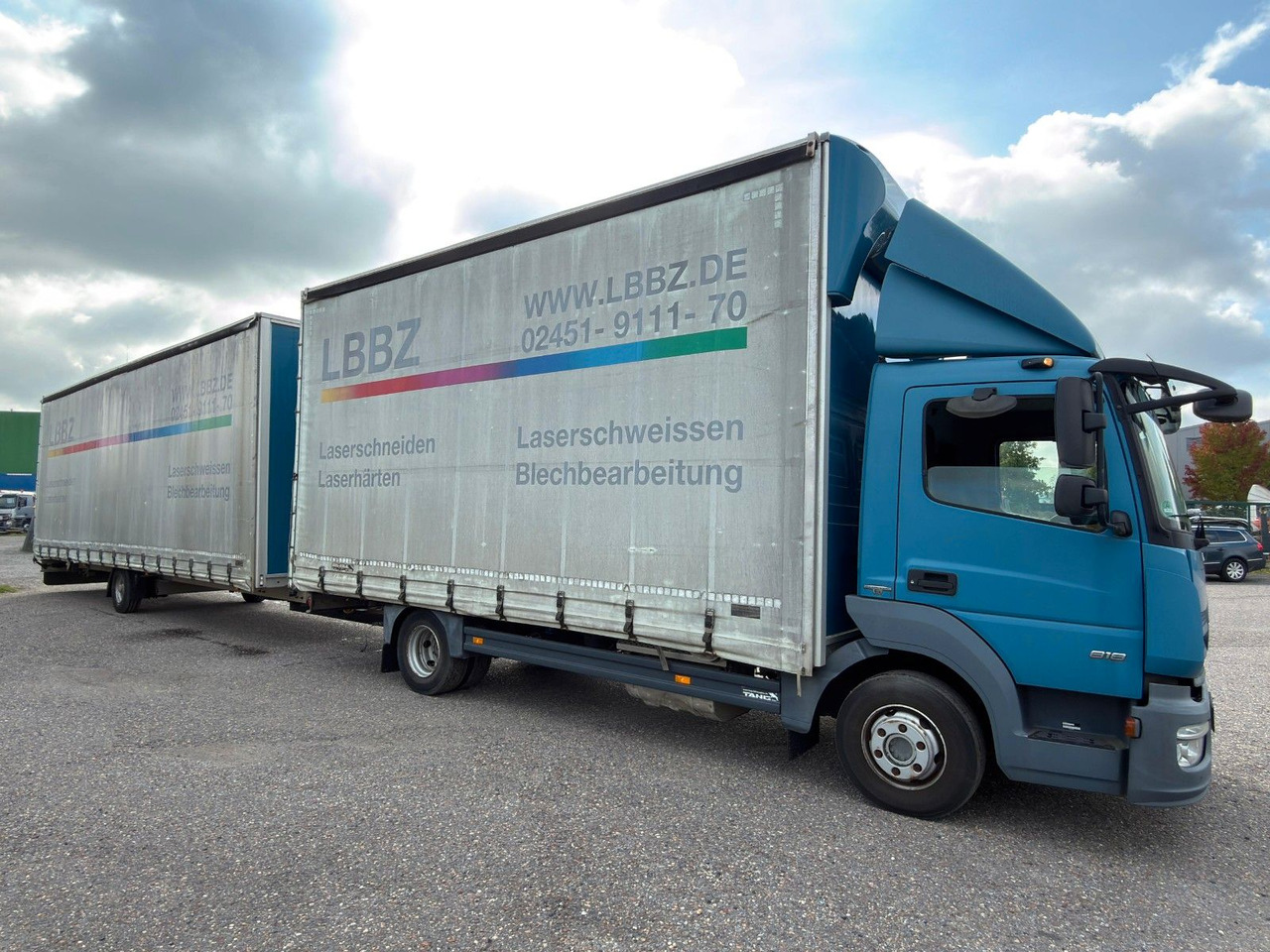 Mercedes-Benz 818 4X2 Pritsche & Plane & Tang Pritsche & Plane Mercedes-Benz 818 4X2 Pritsche & Plane & Tang Pritsche & Plane - Utilitaire rideaux coulissants (PLSC): photos 5 Mercedes-Benz 818 4X2 Pritsche & Plane & Tang Pritsche & Plane Mercedes-Benz 818 4X2 Pritsche & Plane & Tang Pritsche & Plane - Utilitaire rideaux coulissants (PLSC): photos 5