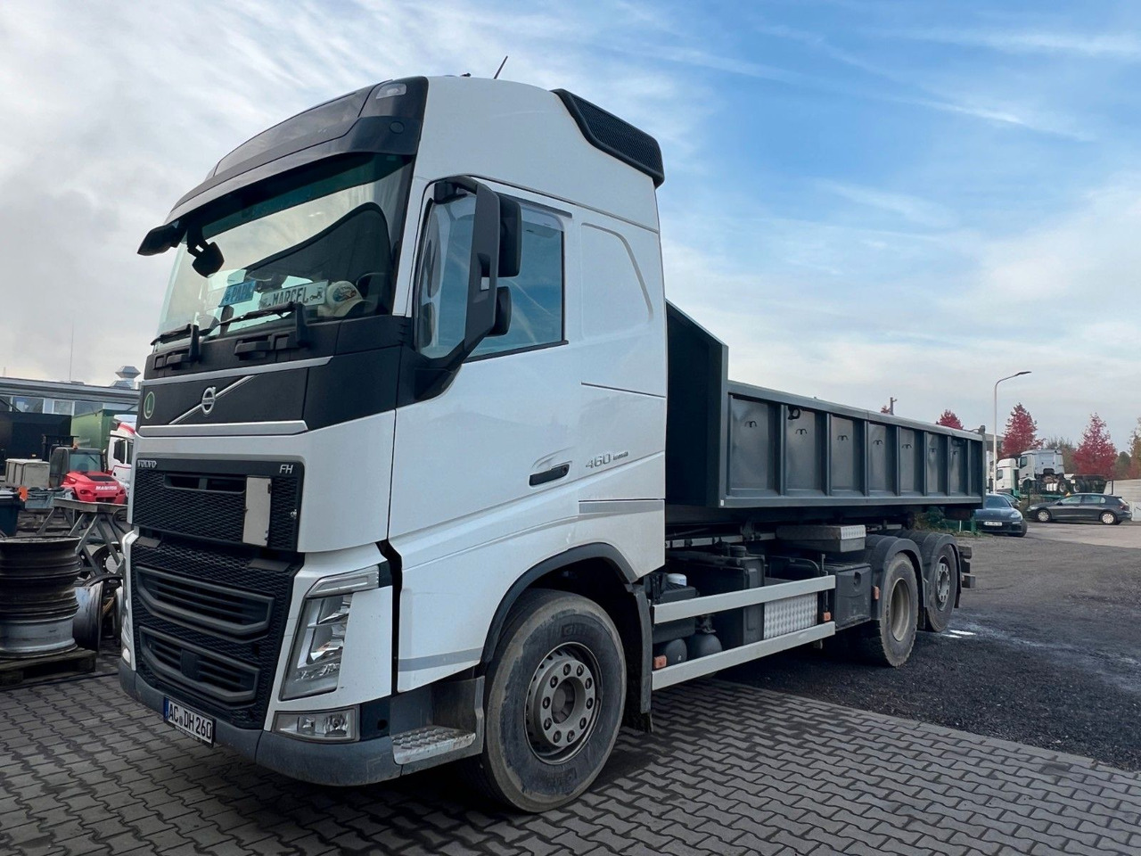 Volvo FH 460 6x2 HYVA Haken mit Klimaanlage - Camion ampliroll: photos 1 Volvo FH 460 6x2 HYVA Haken mit Klimaanlage - Camion ampliroll: photos 1