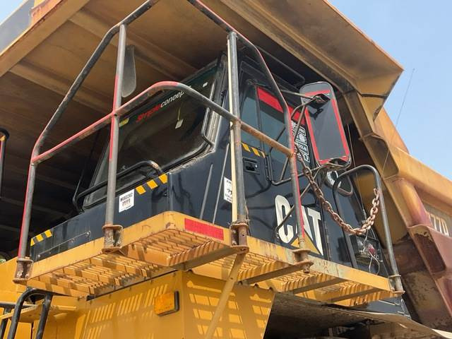 Tombereau rigide CAT 777D: photos 17