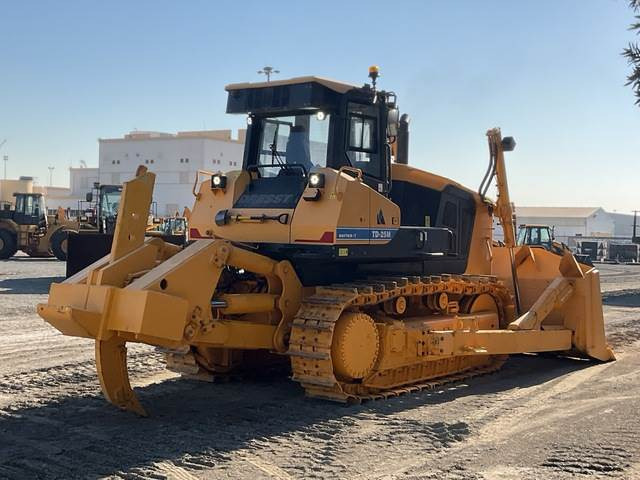 Dressta TD25M - Bulldozer: photos 3 Dressta TD25M - Bulldozer: photos 3