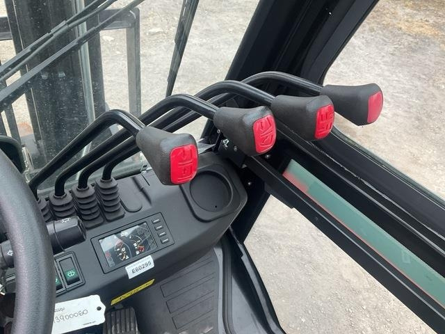 Chariot élévateur Manitou MI35D: photos 17 Chariot élévateur Manitou MI35D: photos 17