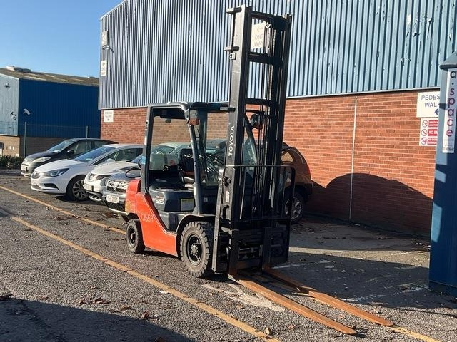 Toyota 02-8FGF25 - Chariot élévateur: photos 4 Toyota 02-8FGF25 - Chariot élévateur: photos 4