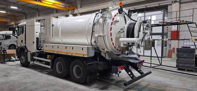 MAN TGS33.400 Jetter - Camion hydrocureur: photos 4 MAN TGS33.400 Jetter - Camion hydrocureur: photos 4