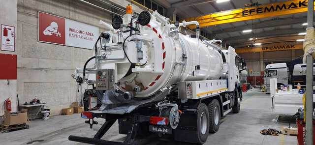 MAN TGS33.400 Jetter - Camion hydrocureur: photos 3 MAN TGS33.400 Jetter - Camion hydrocureur: photos 3