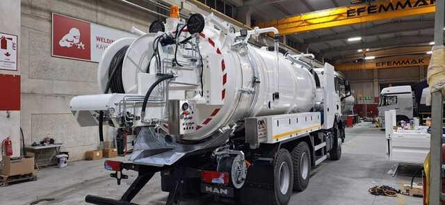 MAN TGS33.400 Jetter - Camion hydrocureur: photos 3 MAN TGS33.400 Jetter - Camion hydrocureur: photos 3