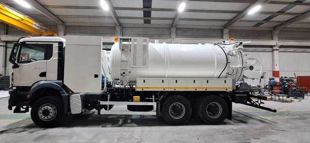 MAN TGS33.400 Jetter - Camion hydrocureur: photos 3 MAN TGS33.400 Jetter - Camion hydrocureur: photos 3