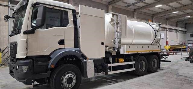 MAN TGS33.400 Jetter - Camion hydrocureur: photos 1 MAN TGS33.400 Jetter - Camion hydrocureur: photos 1