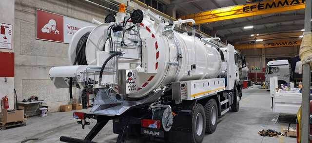 MAN TGS33.400 Jetter - Camion hydrocureur: photos 5 MAN TGS33.400 Jetter - Camion hydrocureur: photos 5