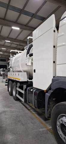 MAN TGS33.400 Jetter - Camion hydrocureur: photos 5 MAN TGS33.400 Jetter - Camion hydrocureur: photos 5