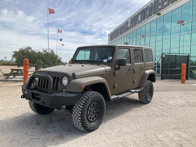 Jeep Wrangler JK Command - Voiture: photos 1 Jeep Wrangler JK Command - Voiture: photos 1