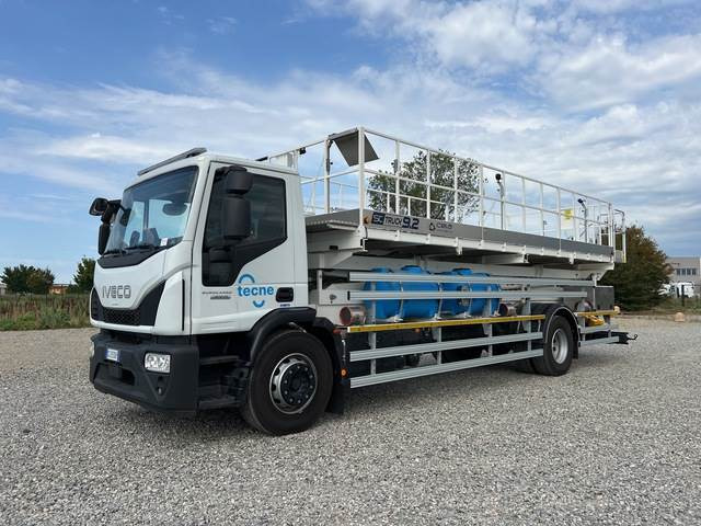 Iveco Eurocargo 180E25 - Camion avec nacelle, Nacelle ciseaux: photos 1 Iveco Eurocargo 180E25 - Camion avec nacelle, Nacelle ciseaux: photos 1