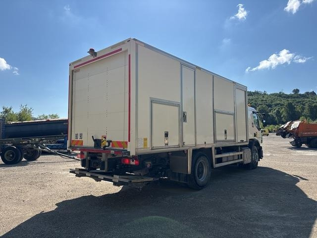 Renault C380 - Camion fourgon: photos 4 Renault C380 - Camion fourgon: photos 4