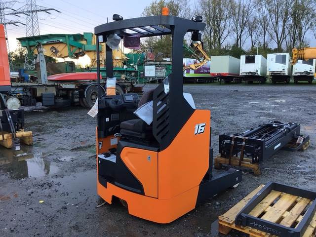 Doosan BR16JW-9 - Chariot à mât rétractable: photos 3 Doosan BR16JW-9 - Chariot à mât rétractable: photos 3