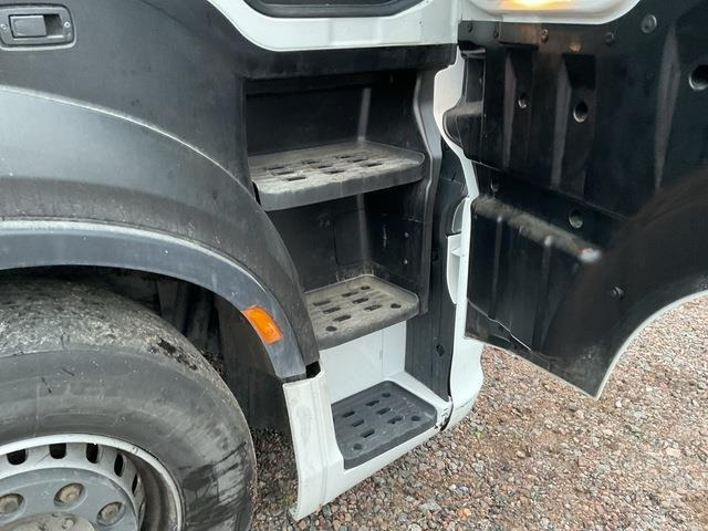 Tracteur routier Iveco S-Way 460 LNG: photos 19