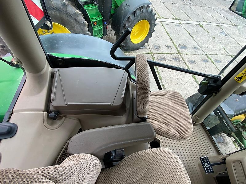 Tracteur agricole John Deere 6215R AutoPowr Frontzapfwelle: photos 11