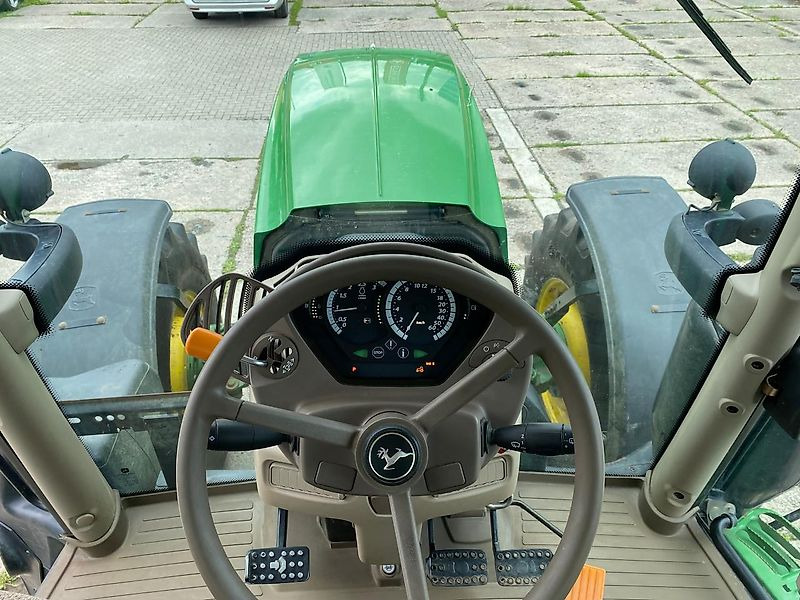 Tracteur agricole John Deere 6215R AutoPowr Frontzapfwelle: photos 15