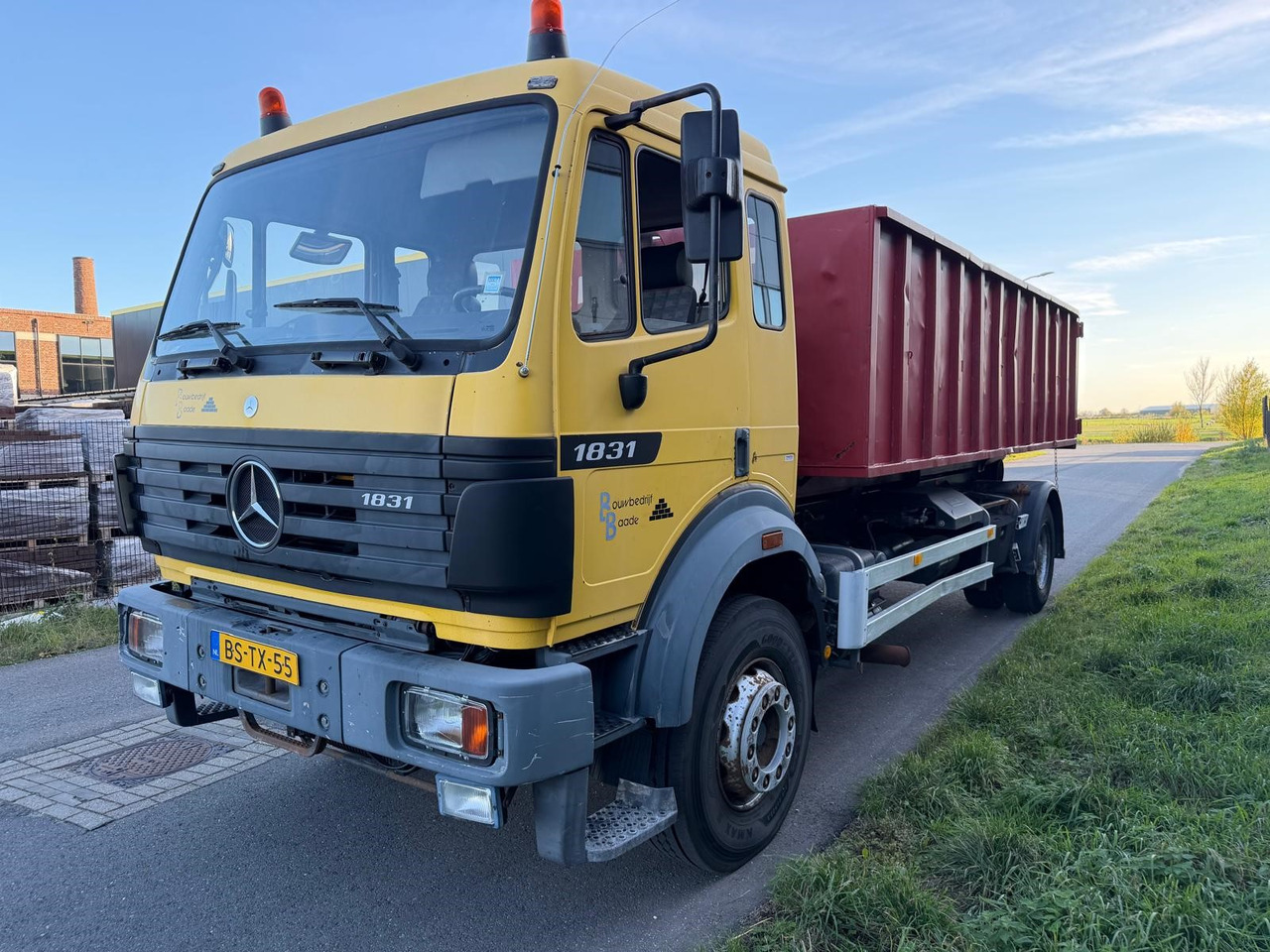 MERCEDES-BENZ SK 1831 - Camion ampliroll: photos 2 MERCEDES-BENZ SK 1831 - Camion ampliroll: photos 2