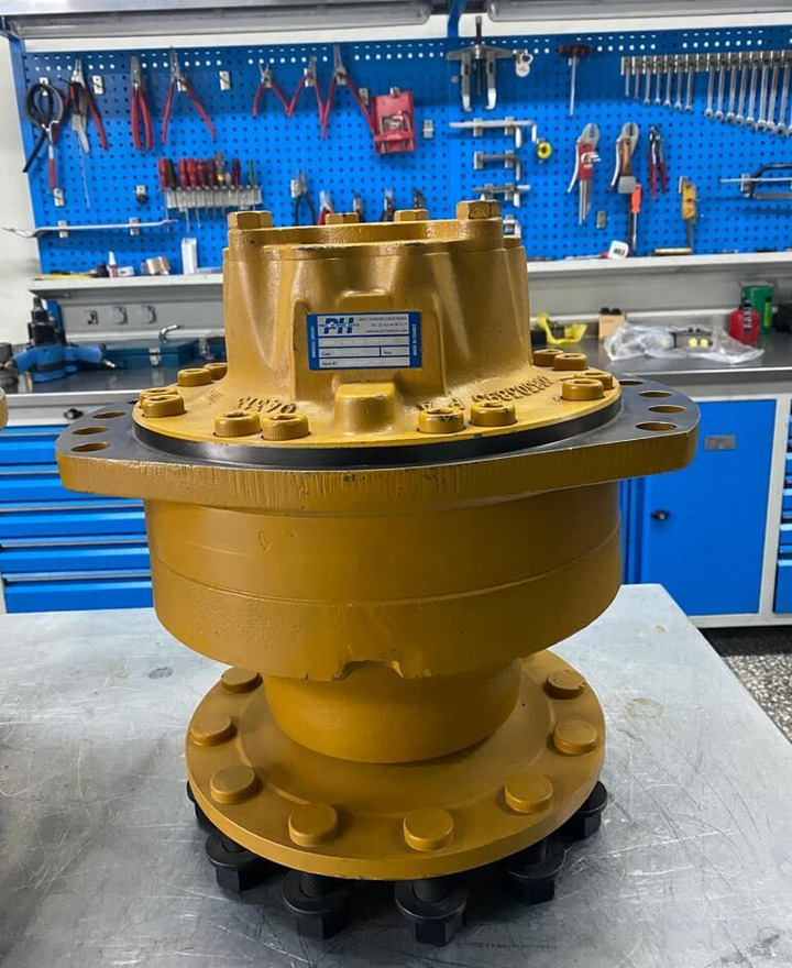 POCLAIN  for BOMAG construction roller - Moteur hydraulique pour Compacteur: photos 3 POCLAIN  for BOMAG construction roller - Moteur hydraulique pour Compacteur: photos 3