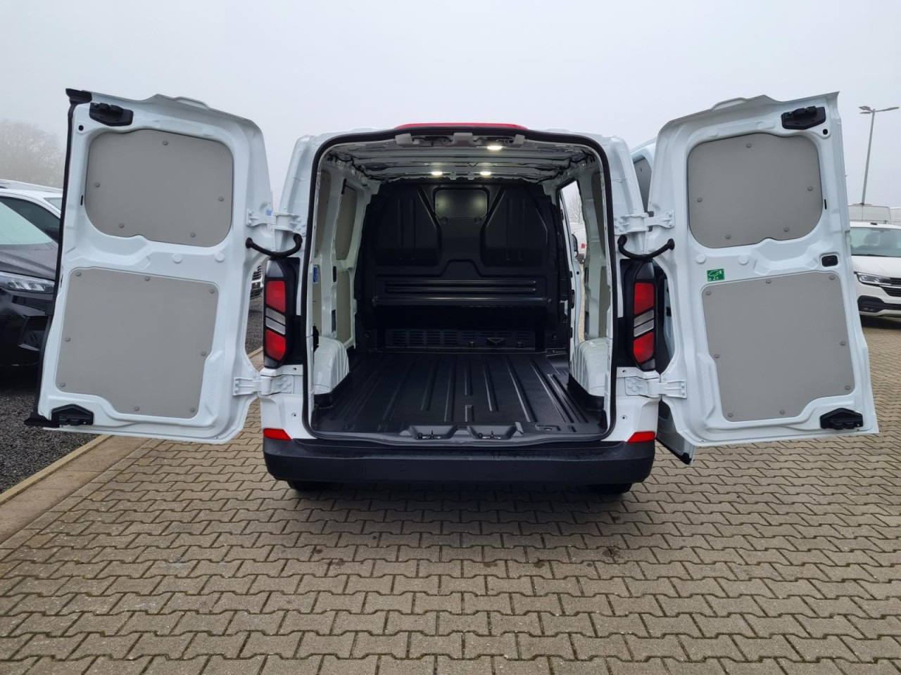 Ford Custom Kasten L1 Trend KLIMA KAMERA TEMPO VERKLEIDUNG - Fourgonnette: photos 5 Ford Custom Kasten L1 Trend KLIMA KAMERA TEMPO VERKLEIDUNG - Fourgonnette: photos 5