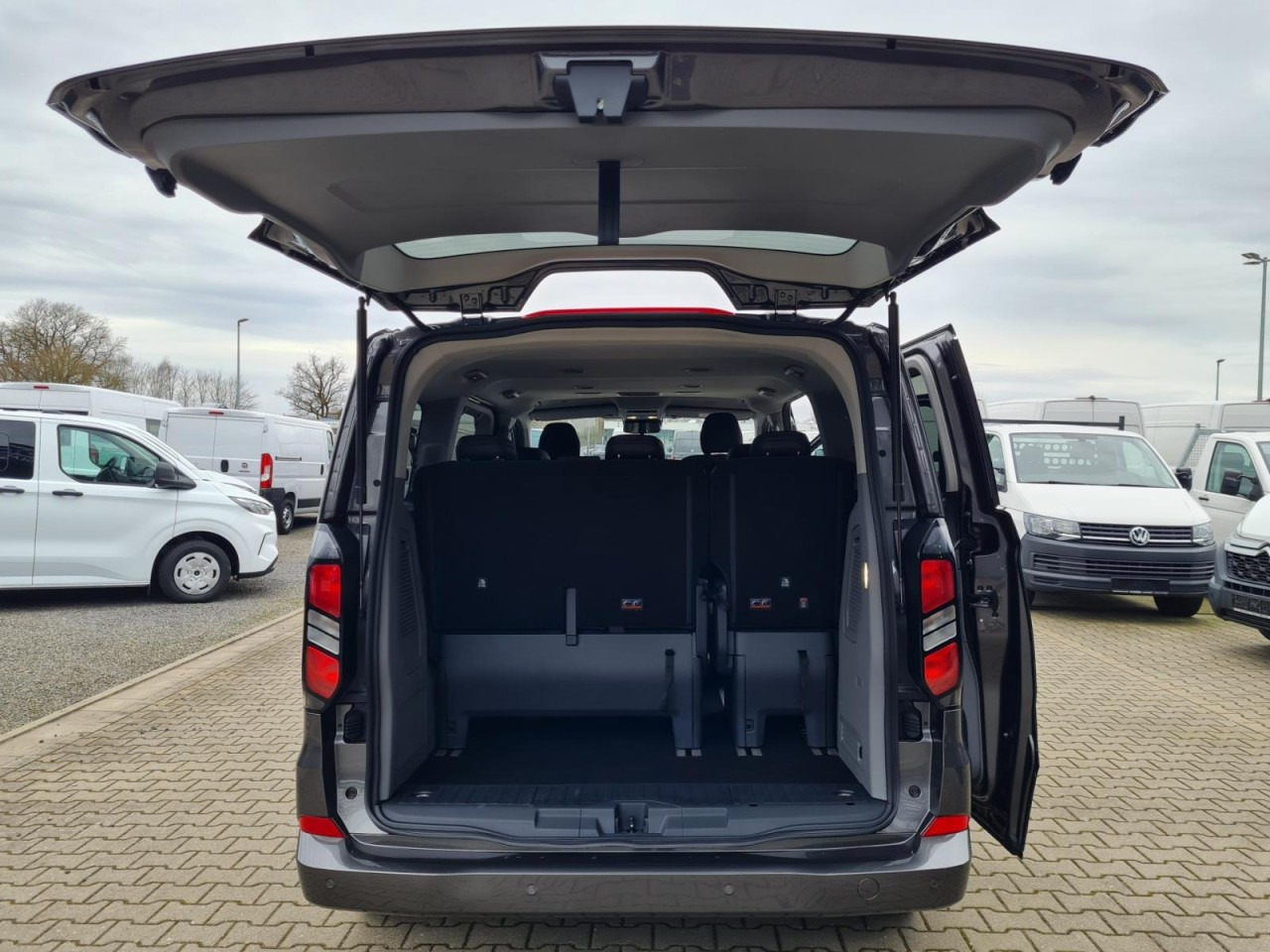 Transport de personnes Ford Tourneo Custom 320 L1 AG Titanium X AHK LED NAVI 2X SCHIEBE: photos 14
