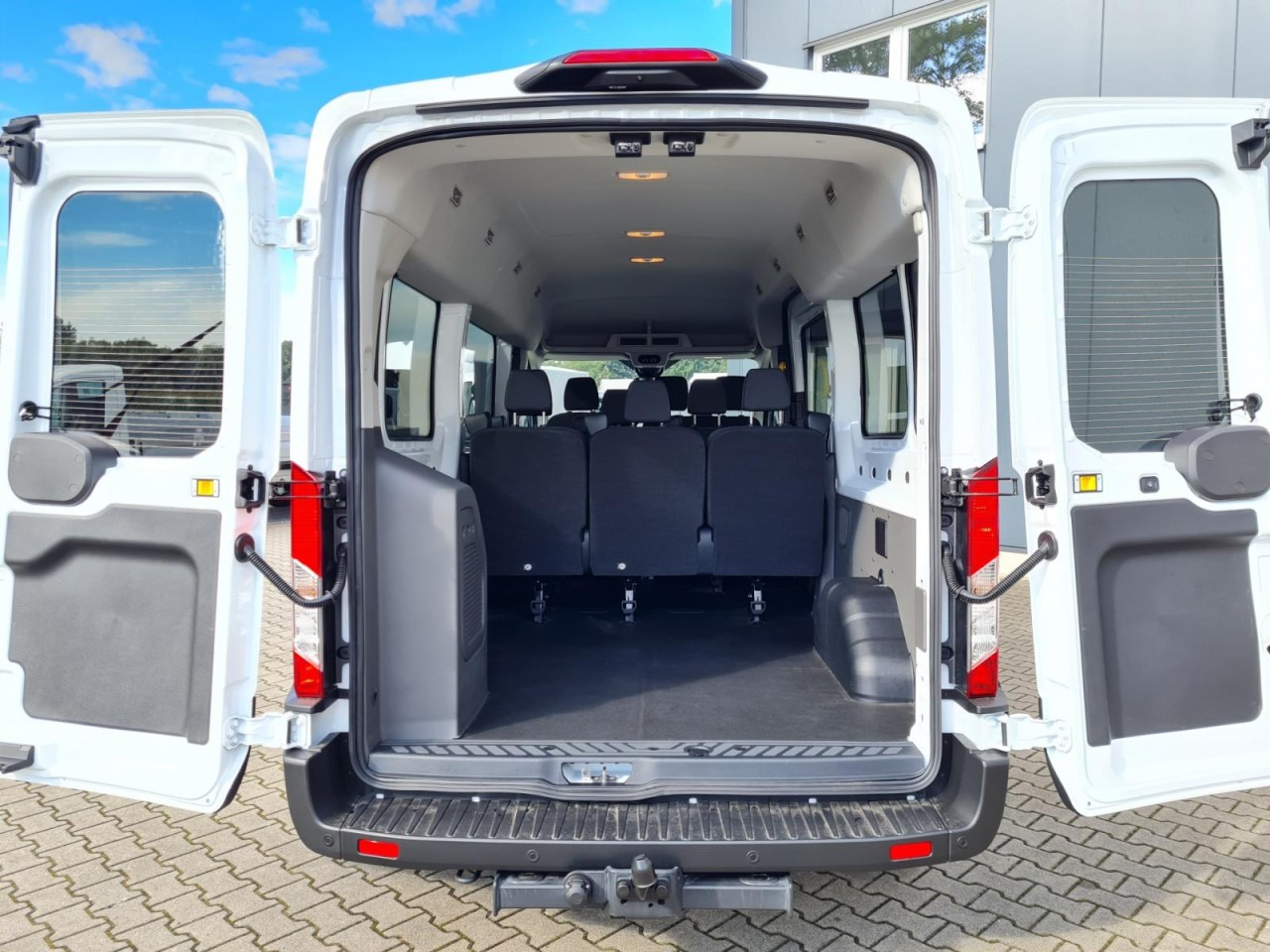 Ford Transit 350 Kombi 9 Sitze L3 AG Trend AHK KAMERA - Minibus, Transport de personnes: photos 5 Ford Transit 350 Kombi 9 Sitze L3 AG Trend AHK KAMERA - Minibus, Transport de personnes: photos 5