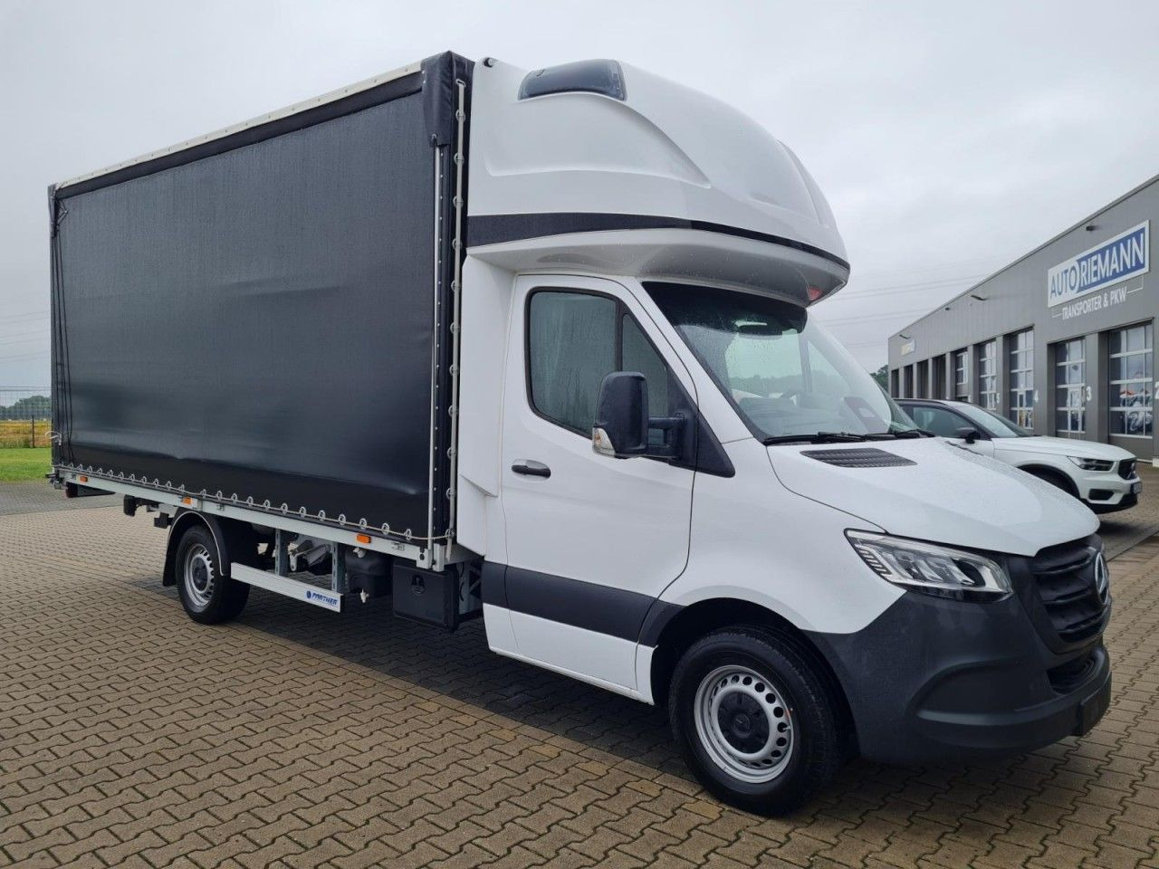 Mercedes-Benz Sprinter 317 AG Pritsche Schiebe Plane Schlafkab - Utilitaire rideaux coulissants (PLSC): photos 3 Mercedes-Benz Sprinter 317 AG Pritsche Schiebe Plane Schlafkab - Utilitaire rideaux coulissants (PLSC): photos 3
