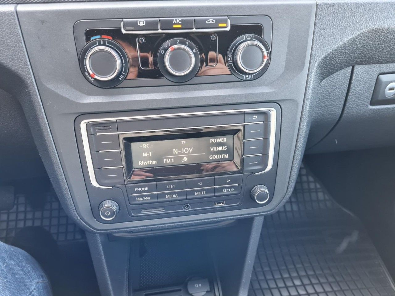 Volkswagen Caddy 4Motion TDi Kombi 5-Sitze TEMPO STHZ REGAL en leasing occasion Volkswagen Caddy 4Motion TDi Kombi 5-Sitze TEMPO STHZ REGAL: photos 13
