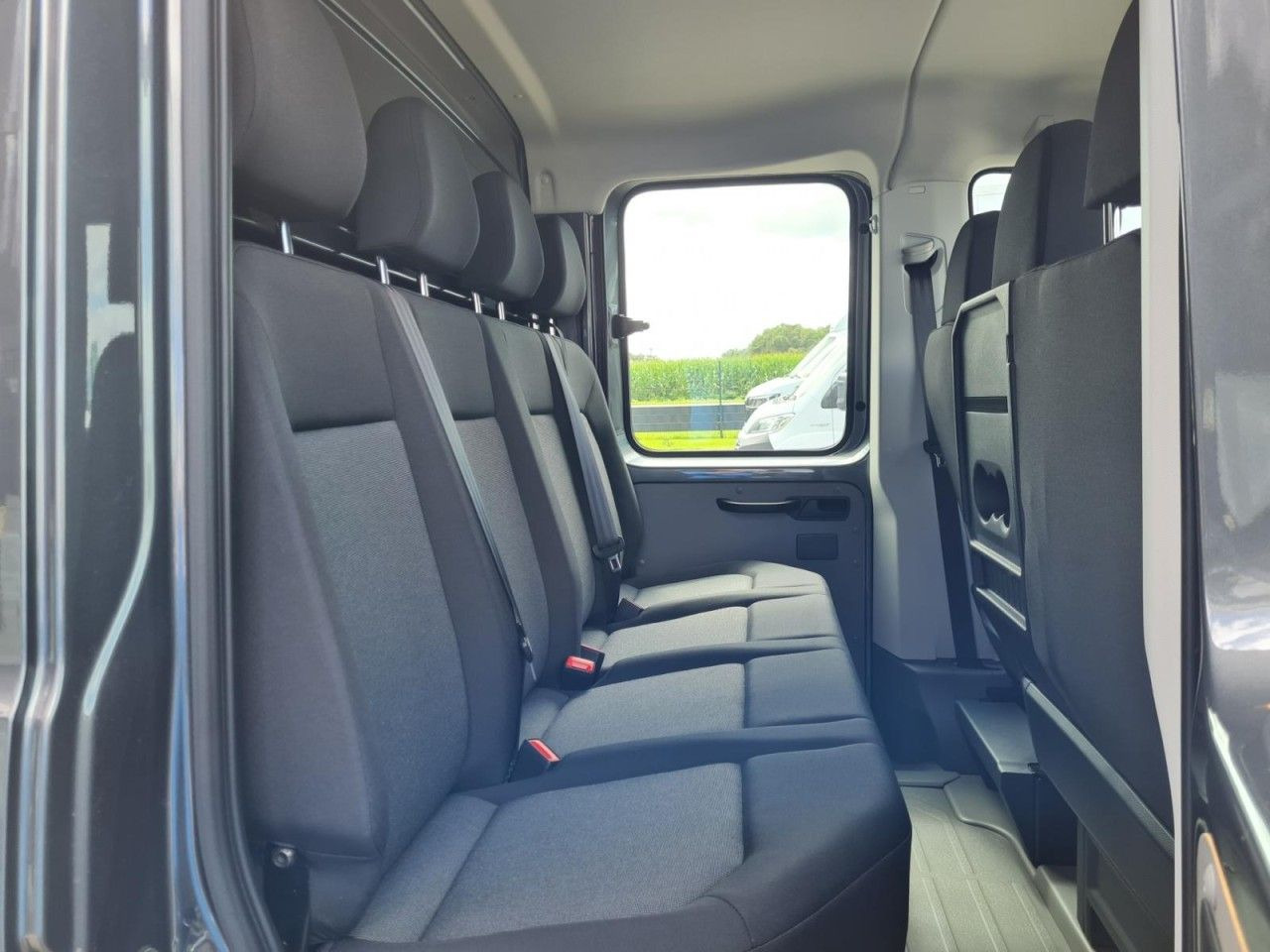 Volkswagen Crafter 35 DOKA 7-Sitze Maxi L4 KLIMA TEMPOMAT - Utilitaire plateau: photos 4 Volkswagen Crafter 35 DOKA 7-Sitze Maxi L4 KLIMA TEMPOMAT - Utilitaire plateau: photos 4