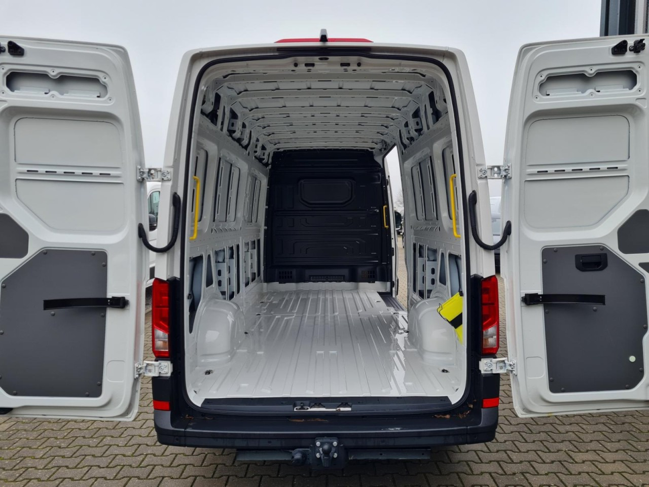 Fourgon utilitaire Volkswagen Crafter 35 Kasten TDI L4H3 AHK LED KAMERA TEMPOMAT: photos 6 Fourgon utilitaire Volkswagen Crafter 35 Kasten TDI L4H3 AHK LED KAMERA TEMPOMAT: photos 6