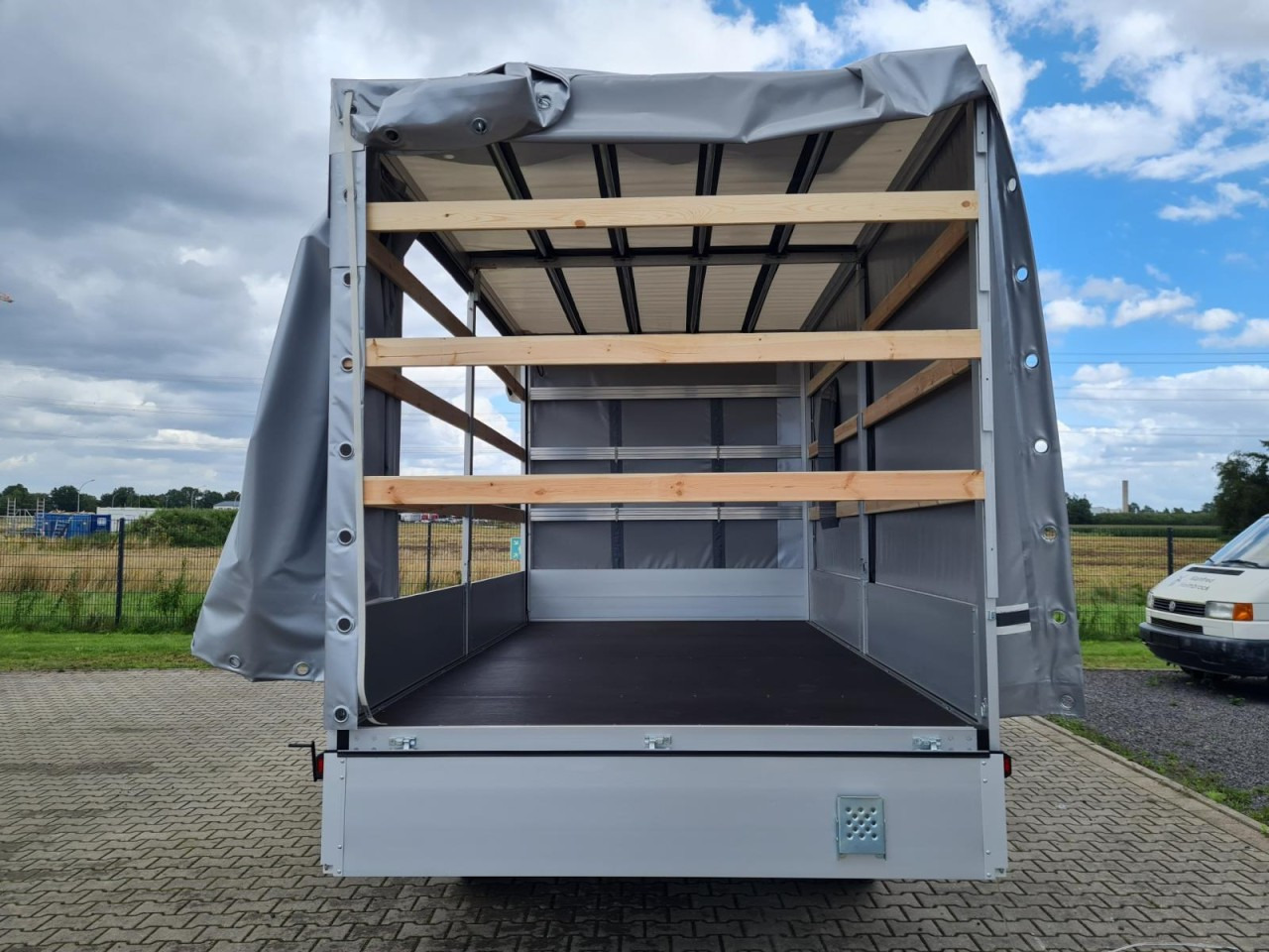 Volkswagen Crafter 35 TDI Pritsche Schiebe Plane ERGO LED TEMPOMAT - Utilitaire rideaux coulissants (PLSC): photos 5 Volkswagen Crafter 35 TDI Pritsche Schiebe Plane ERGO LED TEMPOMAT - Utilitaire rideaux coulissants (PLSC): photos 5