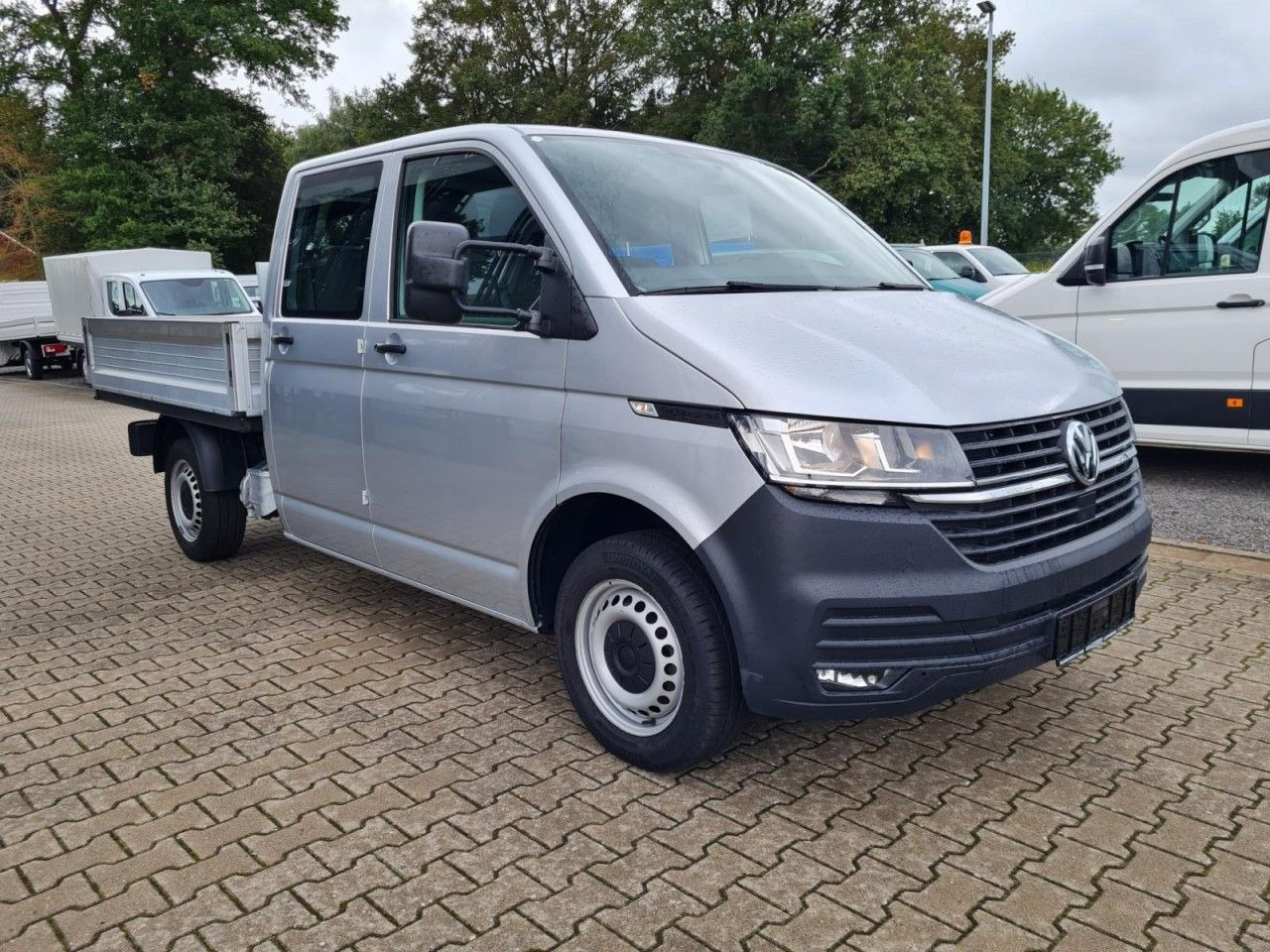 Volkswagen T6.1 Doka Pritsche Plane 6-Sitze Klima Komfort - Utilitaire rideaux coulissants (PLSC), Utilitaire double cabine: photos 3 Volkswagen T6.1 Doka Pritsche Plane 6-Sitze Klima Komfort - Utilitaire rideaux coulissants (PLSC), Utilitaire double cabine: photos 3