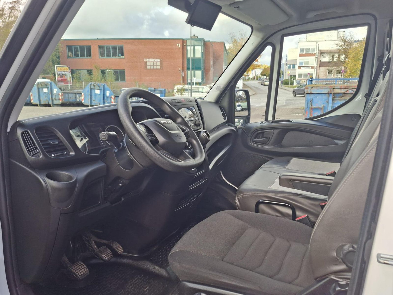 Fourgon utilitaire Iveco Daily 35S14EV Radio*Kamera*Regal*AHK*Dachgepäck: photos 13