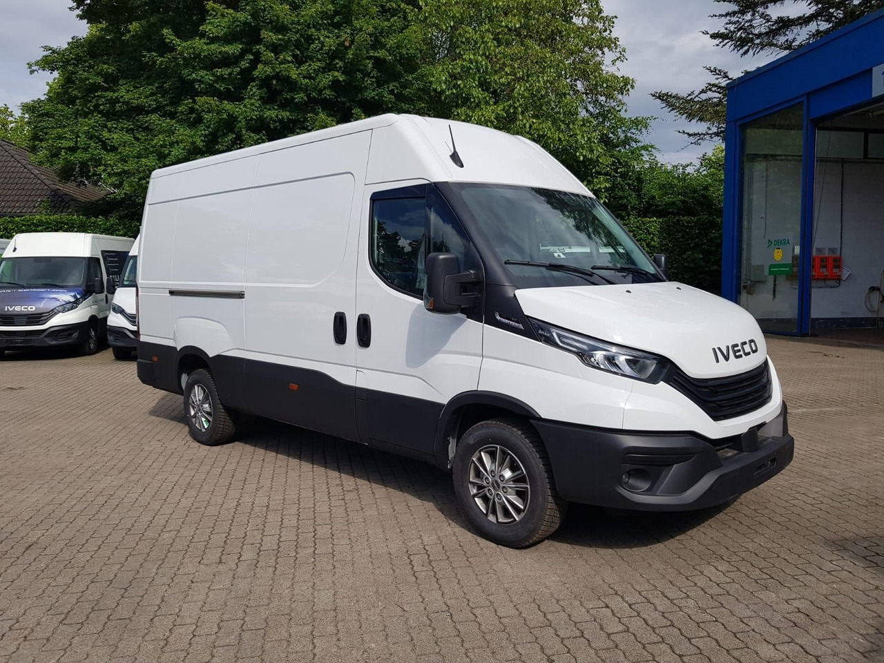 Fourgon utilitaire Iveco Daily 35S18HA8 V 3520L mit AHK, Rückfahrkamer...: photos 10