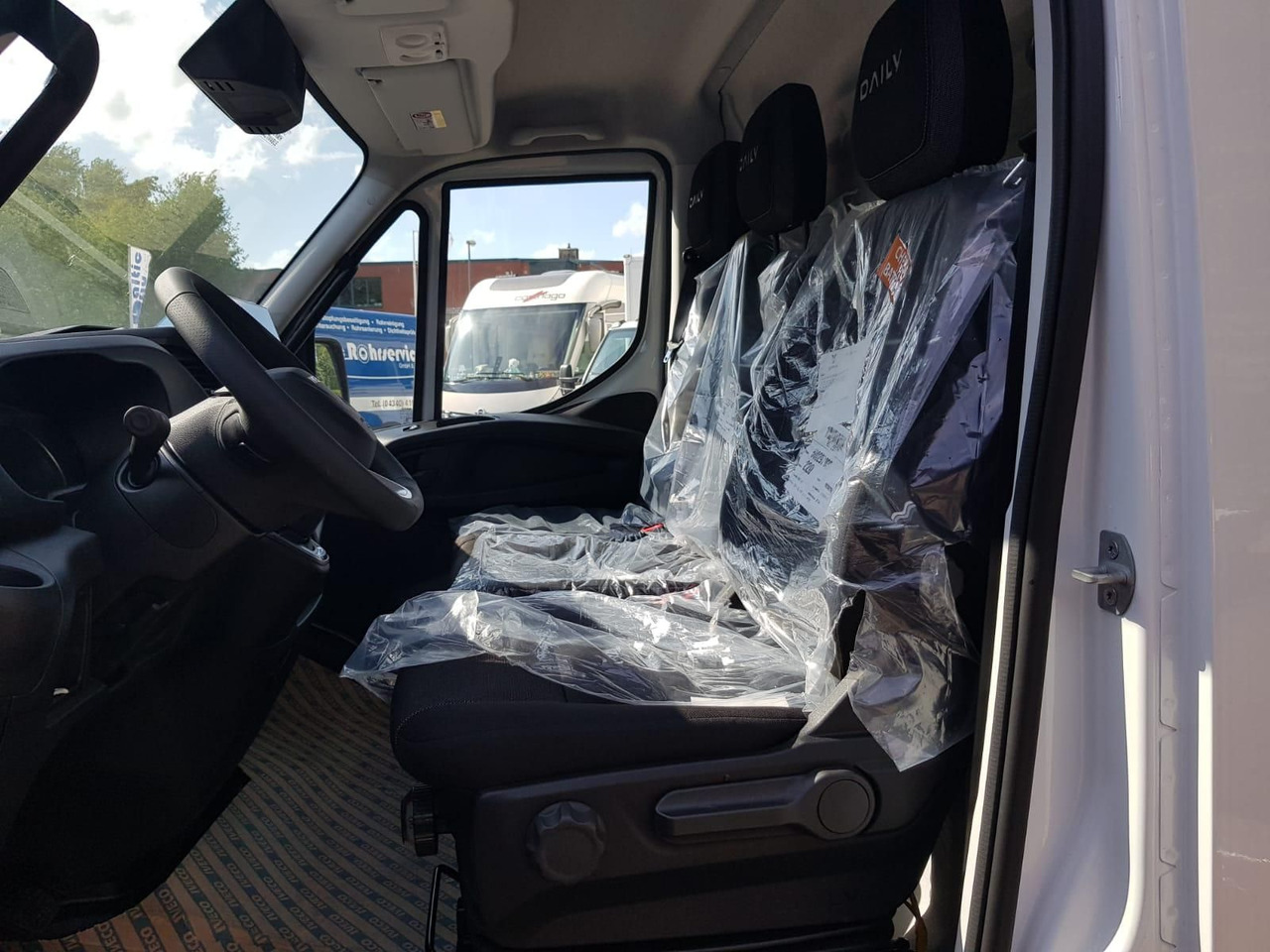 Fourgon utilitaire Iveco Daily 35S18HA8 V 3520L mit AHK, Rückfahrkamer...: photos 13