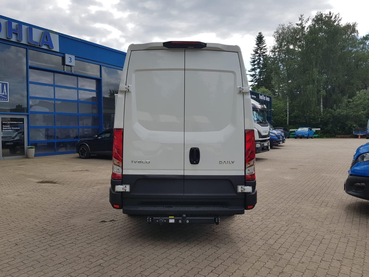 Iveco Daily 35S18HA8 V 3520L mit AHK, Rückfahrkamer... - Fourgon utilitaire: photos 4 Iveco Daily 35S18HA8 V 3520L mit AHK, Rückfahrkamer... - Fourgon utilitaire: photos 4