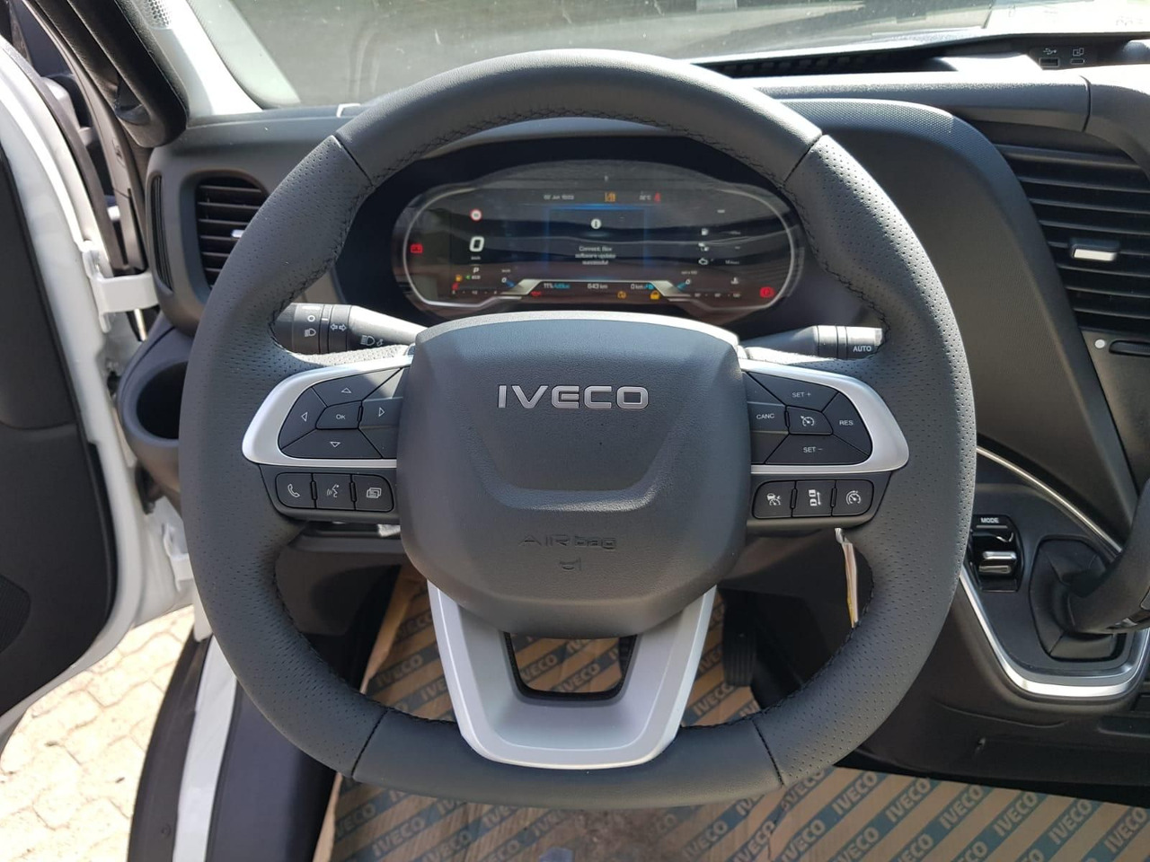 Fourgon utilitaire Iveco Daily 35S18HA8 V 3520L mit AHK, Rückfahrkamer...: photos 14