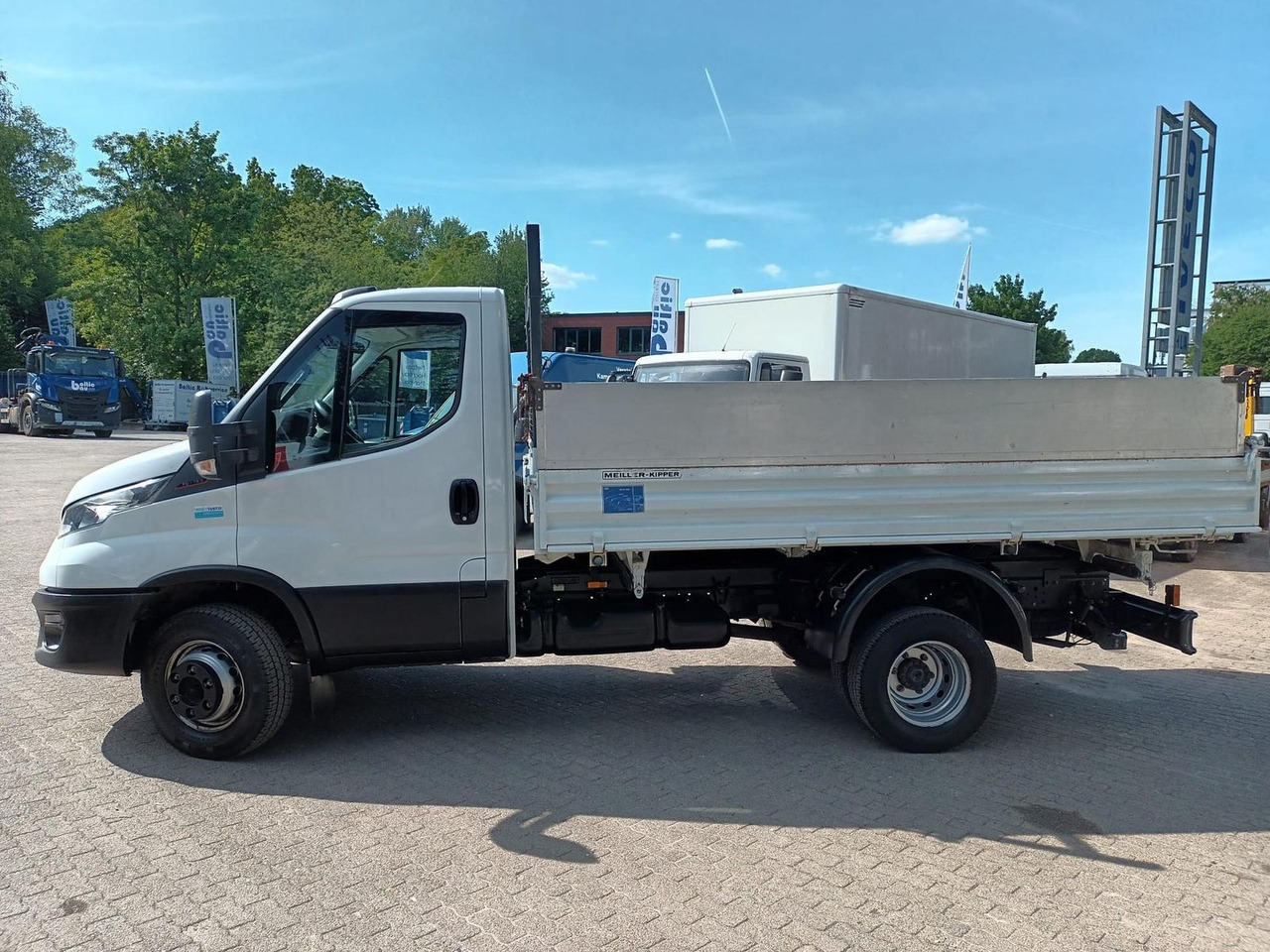 Iveco Daily 70C18H Meiler Kipper Dreiseitenkipper 1... - Utilitaire benne: photos 2 Iveco Daily 70C18H Meiler Kipper Dreiseitenkipper 1... - Utilitaire benne: photos 2
