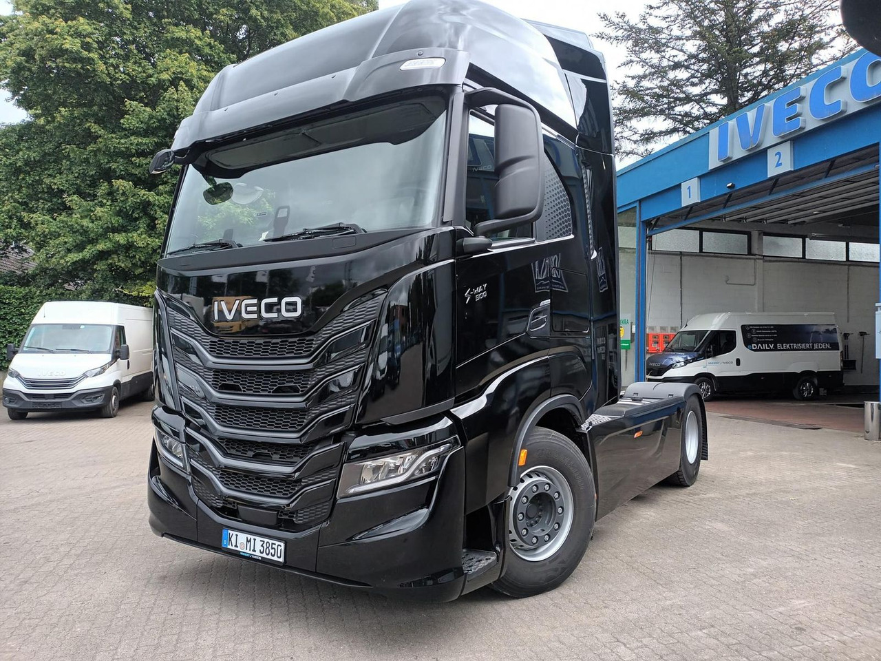Iveco S-Way SZM 500PS 18-20t zGG. 2-Kreis Hydraulik - Tracteur routier: photos 1 Iveco S-Way SZM 500PS 18-20t zGG. 2-Kreis Hydraulik - Tracteur routier: photos 1