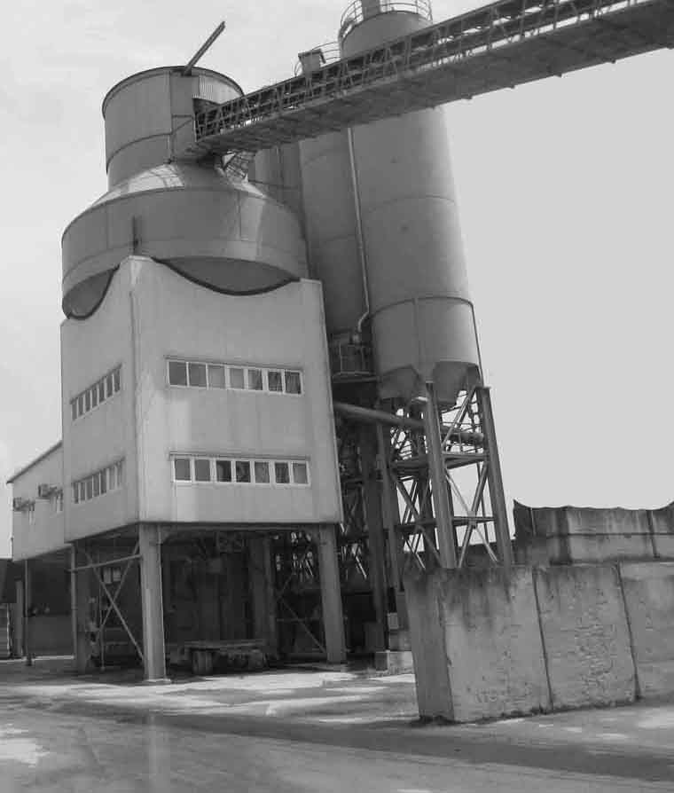 Tower concrete mixing plant / Turm-Betonmischanlage - Centrale à béton: photos 1 Tower concrete mixing plant / Turm-Betonmischanlage - Centrale à béton: photos 1