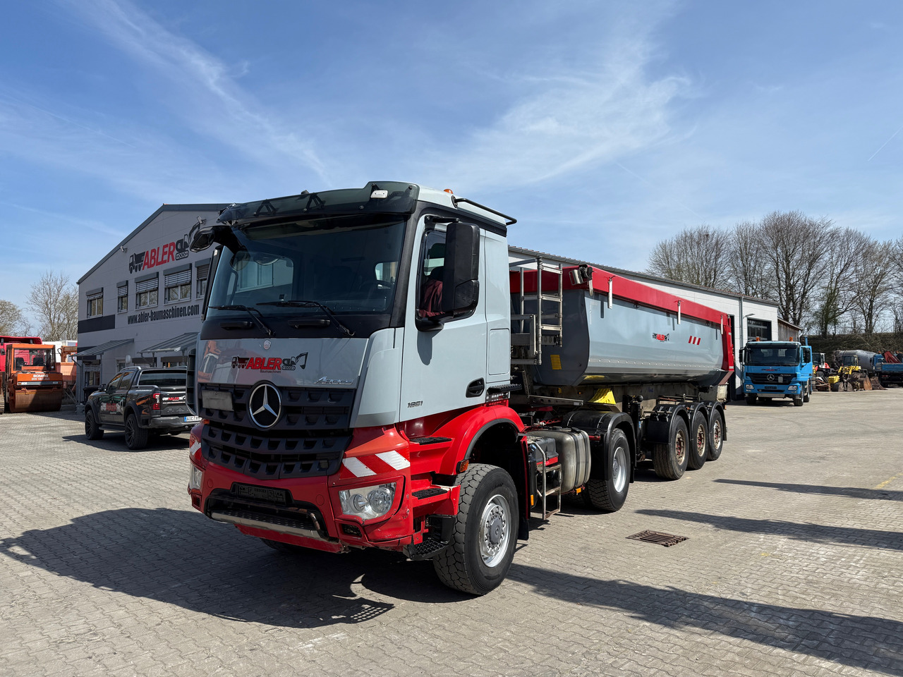 Mercedes-Benz 1851 Arocs ECHTER 4x4 mit Schmitz Kippauflieger - Camion benne: photos 2 Mercedes-Benz 1851 Arocs ECHTER 4x4 mit Schmitz Kippauflieger - Camion benne: photos 2