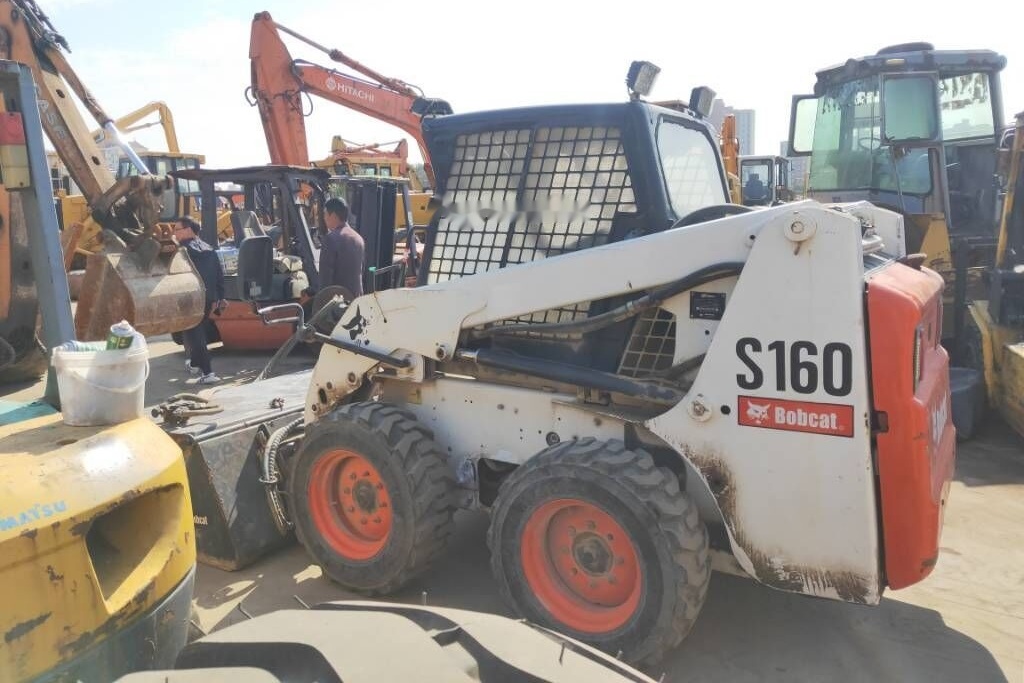 Mini chargeuse Bobcat S 160: photos 7 Mini chargeuse Bobcat S 160: photos 7