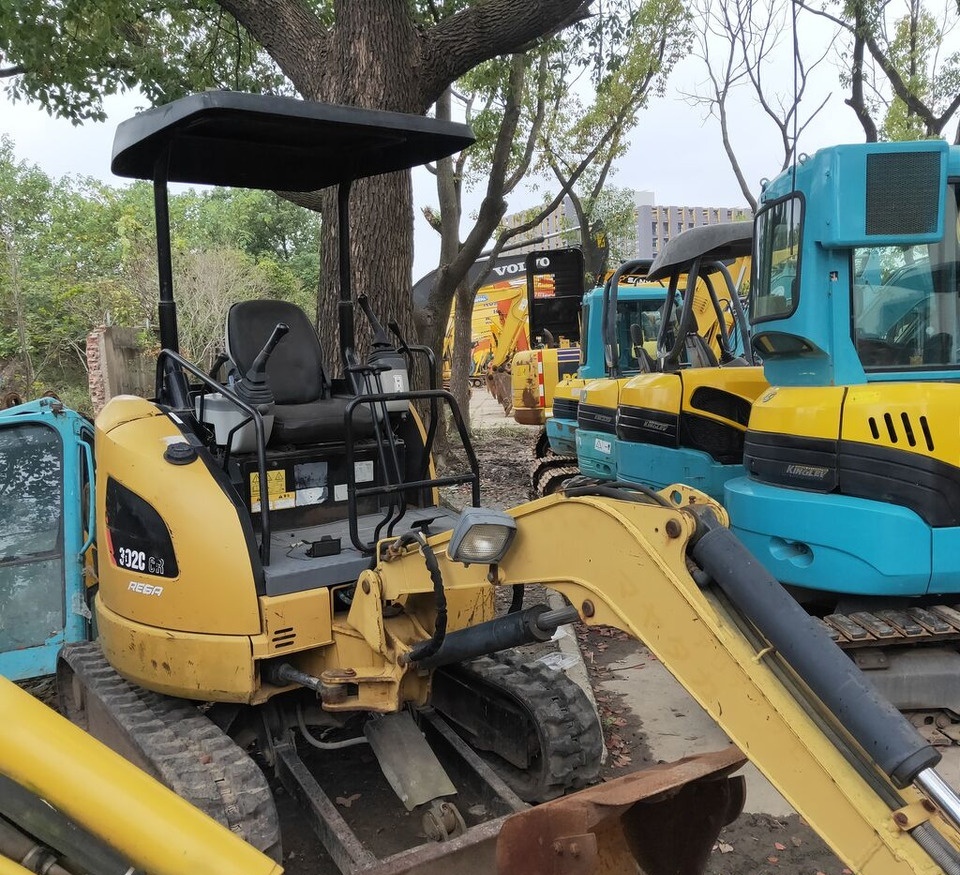 Caterpillar 302C - Mini pelle: photos 1 Caterpillar 302C - Mini pelle: photos 1