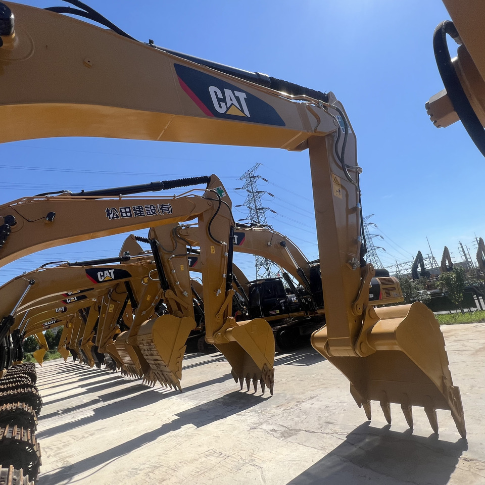 Caterpillar 320D2 - Pelle sur chenille: photos 2 Caterpillar 320D2 - Pelle sur chenille: photos 2