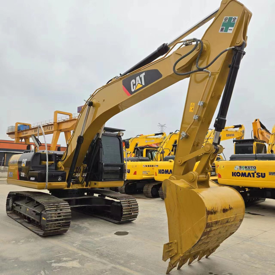 Caterpillar 320D2L - Pelle sur chenille: photos 5 Caterpillar 320D2L - Pelle sur chenille: photos 5