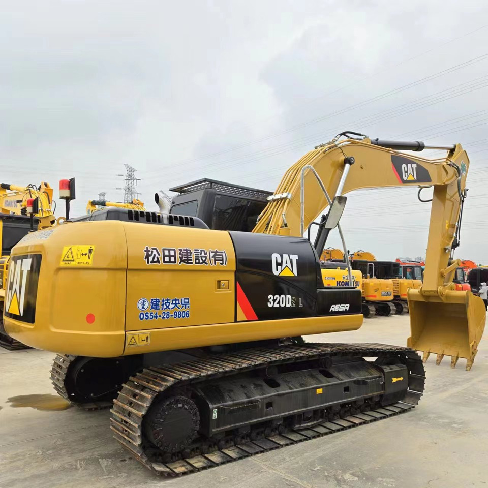 Caterpillar 320D2L - Pelle sur chenille: photos 3 Caterpillar 320D2L - Pelle sur chenille: photos 3