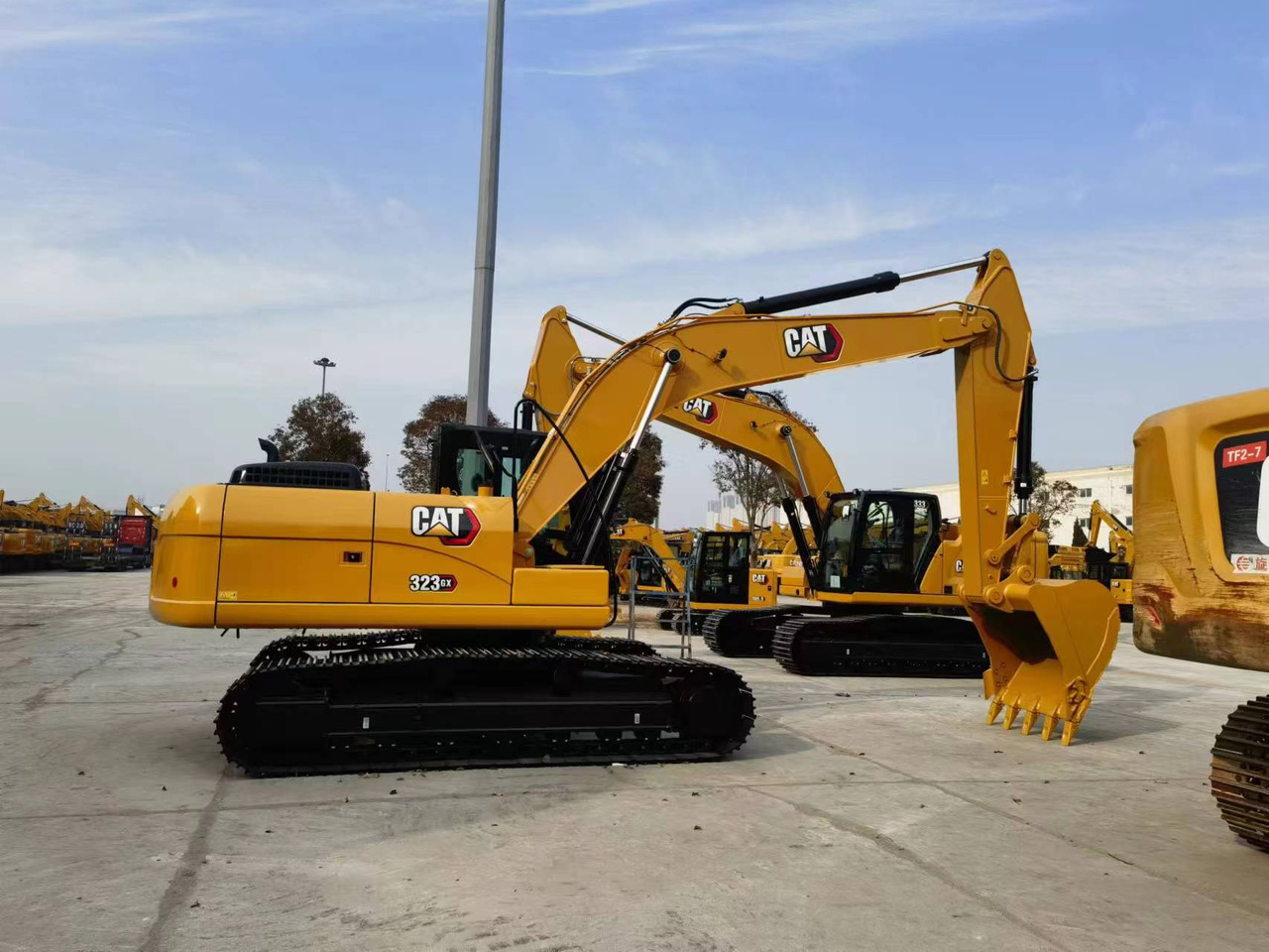 Caterpillar 323GX - Pelle sur chenille: photos 3 Caterpillar 323GX - Pelle sur chenille: photos 3