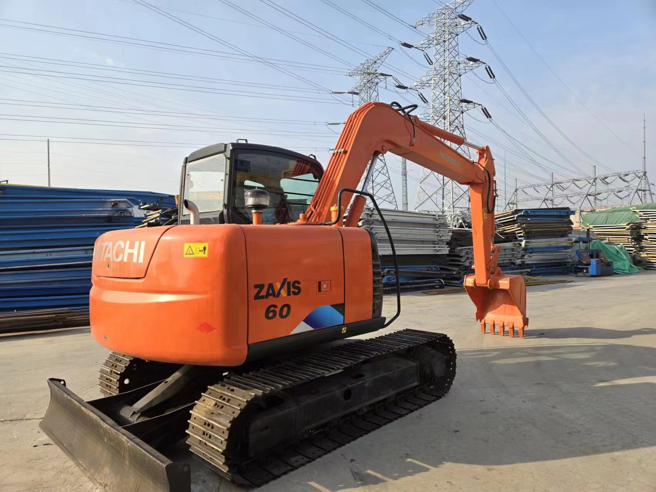 HITACHI ZX60 - Mini pelle: photos 4 HITACHI ZX60 - Mini pelle: photos 4