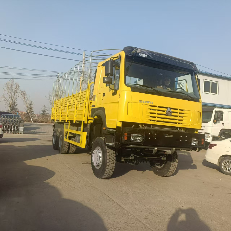 Sinotruk HOWO 6*4 Troop Carrier - Camion plateau: photos 2 Sinotruk HOWO 6*4 Troop Carrier - Camion plateau: photos 2