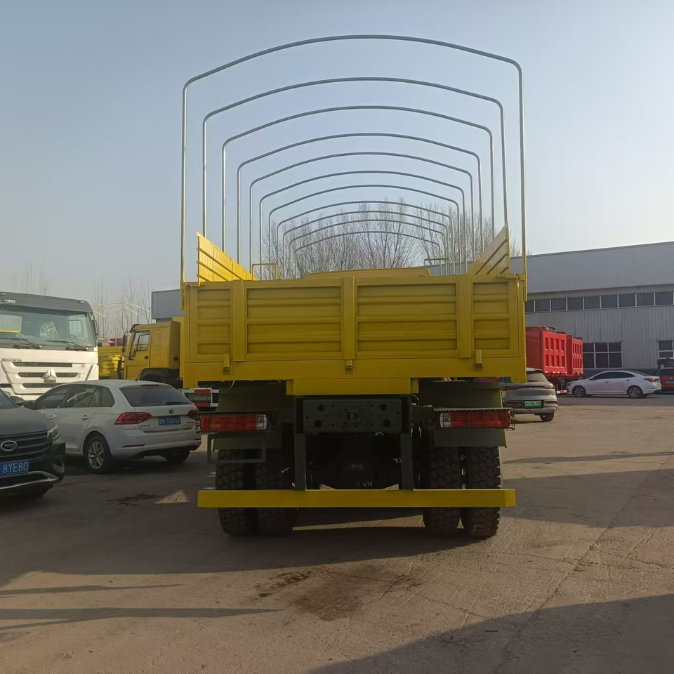 Sinotruk HOWO 6*4 Troop Carrier - Camion plateau: photos 5 Sinotruk HOWO 6*4 Troop Carrier - Camion plateau: photos 5