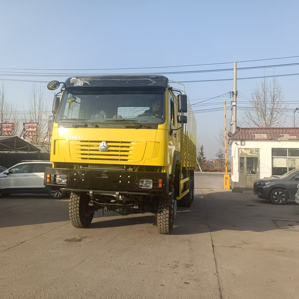 Sinotruk HOWO 6*4 Troop Carrier - Camion plateau: photos 3 Sinotruk HOWO 6*4 Troop Carrier - Camion plateau: photos 3